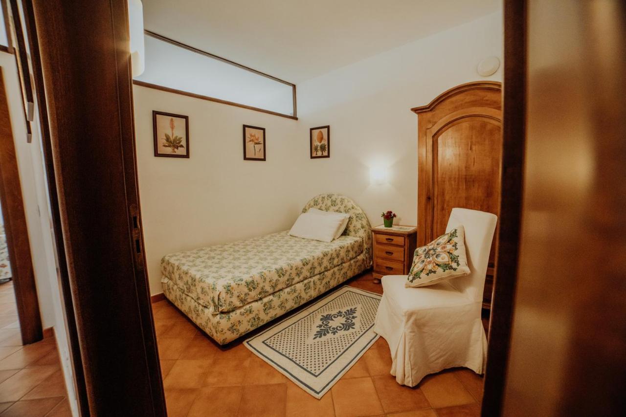 Residenza Golfo Degli Ulivi Aparthotel Caprioli Kültér fotó