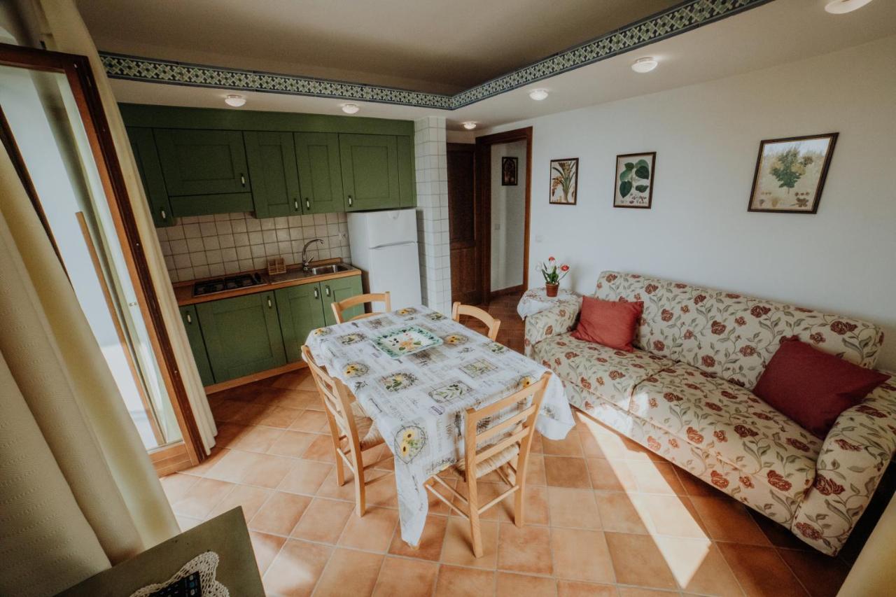 Residenza Golfo Degli Ulivi Aparthotel Caprioli Kültér fotó