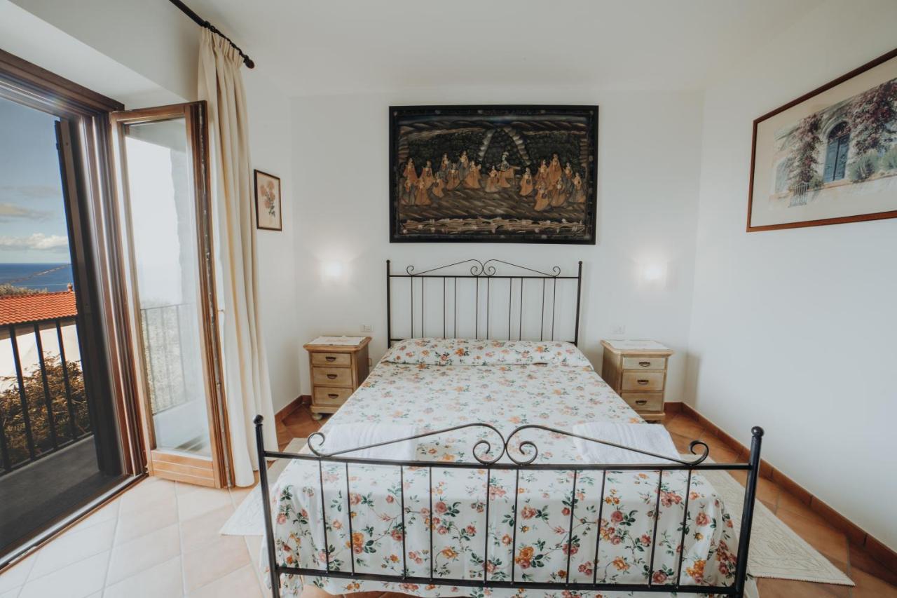 Residenza Golfo Degli Ulivi Aparthotel Caprioli Kültér fotó