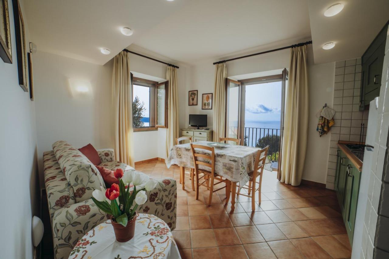 Residenza Golfo Degli Ulivi Aparthotel Caprioli Kültér fotó