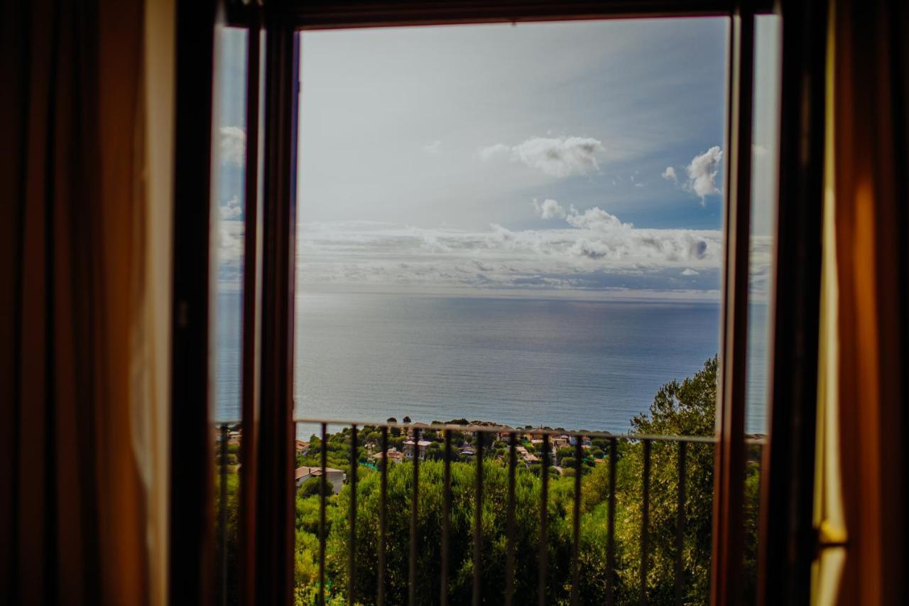Residenza Golfo Degli Ulivi Aparthotel Caprioli Kültér fotó