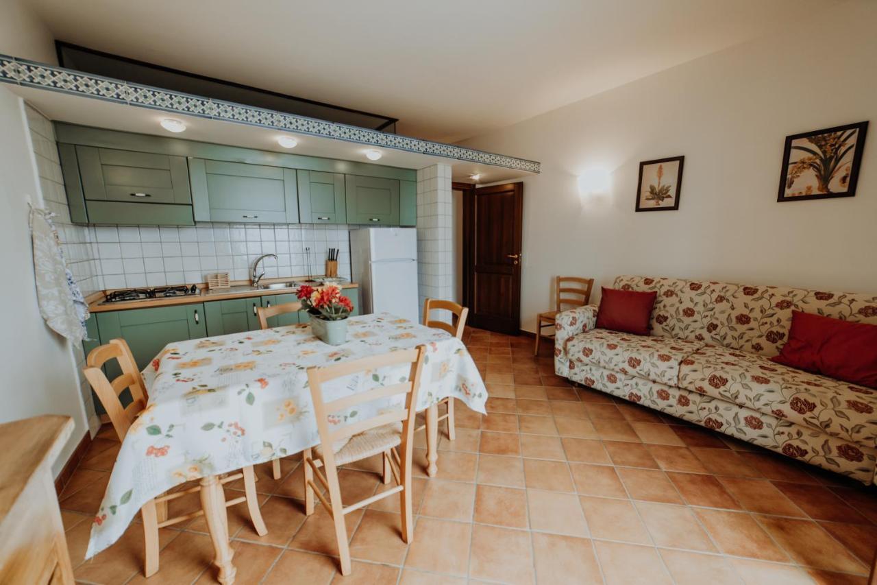 Residenza Golfo Degli Ulivi Aparthotel Caprioli Kültér fotó