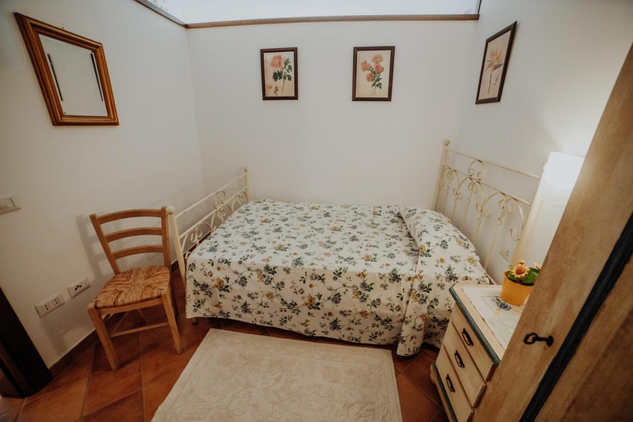 Residenza Golfo Degli Ulivi Aparthotel Caprioli Kültér fotó